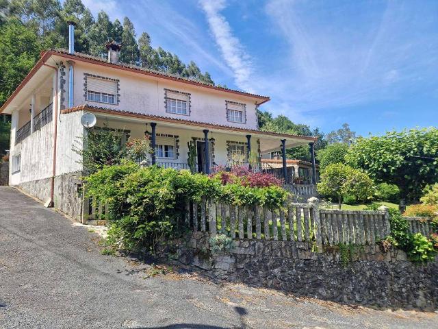 Casa chalet en Venta en Brión