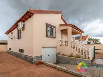 Casa chalet en Venta en Burguillos de Toledo