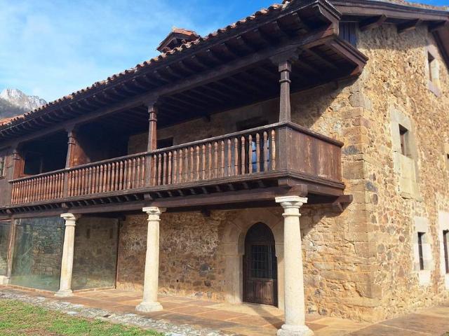 Casa chalet en Venta en Camaleño