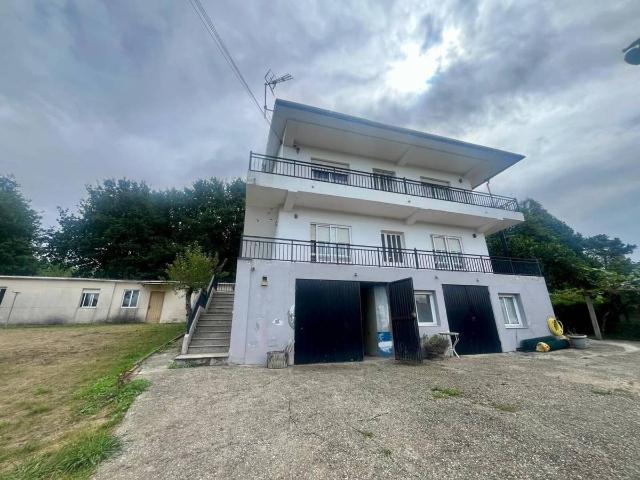 Casa chalet en Venta en Cambre