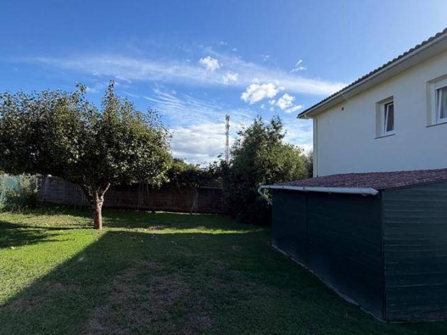 Casa chalet en Venta en Cambre