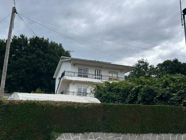 Casa chalet en Venta en Cambre
