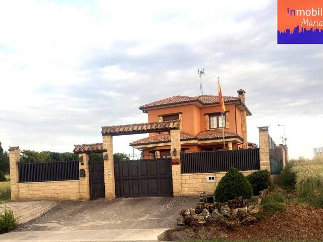 Casa chalet en Venta en Campillo de Aranda