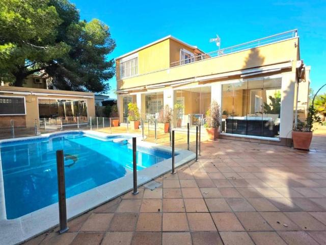Casa chalet en Venta en Campoamor