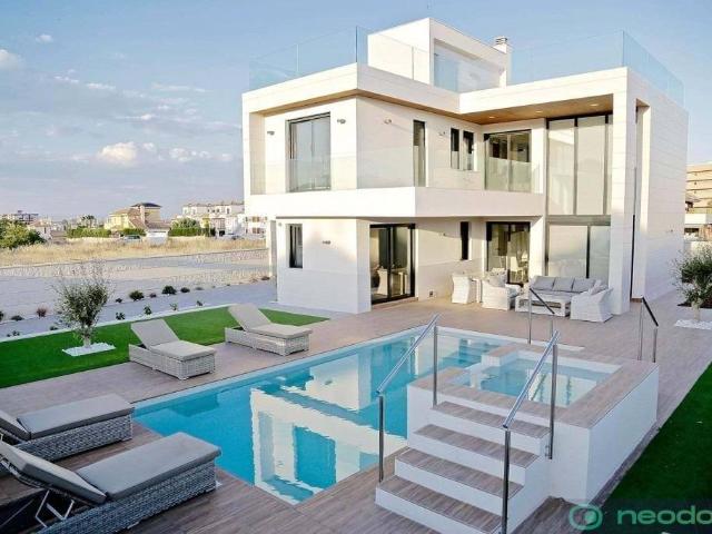 Casa chalet en Venta en Campoamor