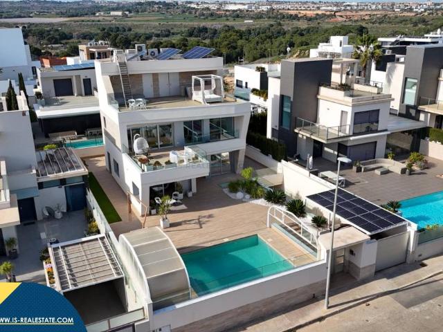 Casa chalet en Venta en Campoamor