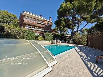 Casa chalet en Venta en Can Roca