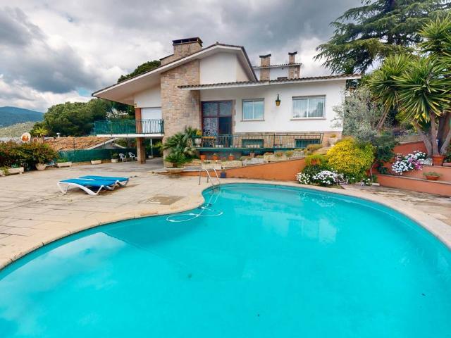 Casa chalet en Venta en Can Violí Can Poi del Bosc
