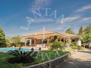 Casa chalet en Venta en Can Violí Can Poi del Bosc