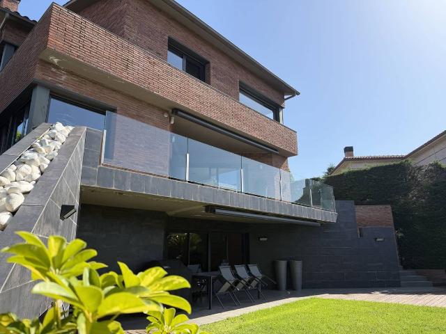 Casa chalet en Venta en Can Violí Can Poi del Bosc