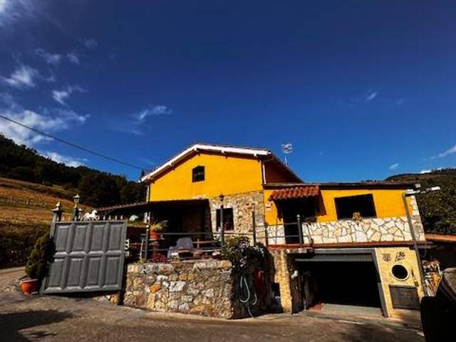 Casa chalet en Venta en Candamo