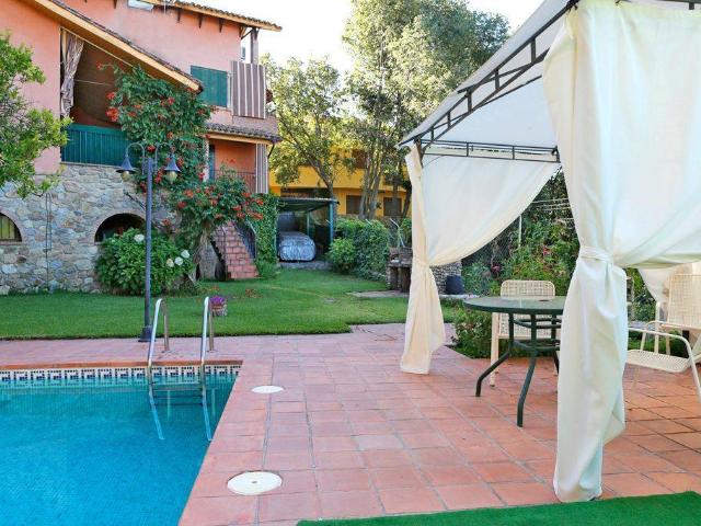 Casa chalet en Venta en Candeleda