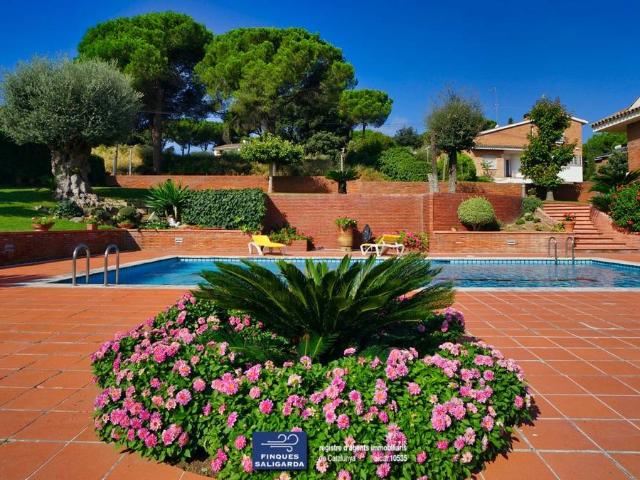 Casa chalet en Venta en Canovelles