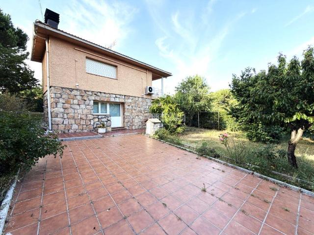 Casa chalet en Venta en Cabanillas de la Sierra