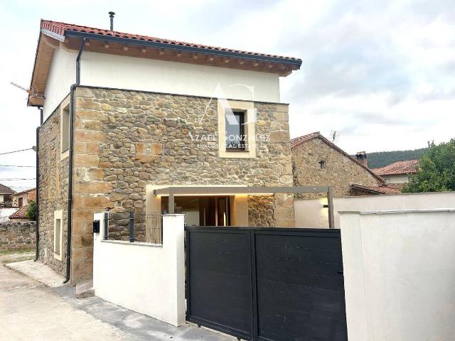 Casa chalet en Venta en Cabezón de la Sal