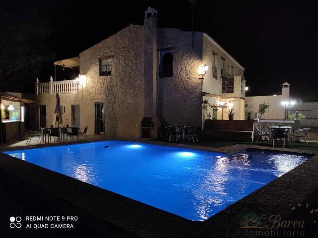 Casa chalet en Venta en Cabra