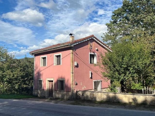 Casa chalet en Venta en Cabrales