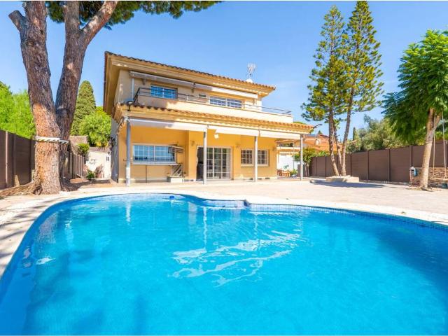 Casa chalet en Venta en Cabrils