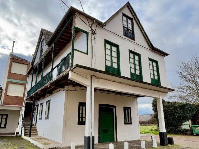 Casa chalet en Venta en Cacabelos