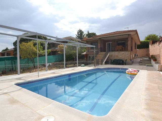 Casa chalet en Venta en Calypo Fado