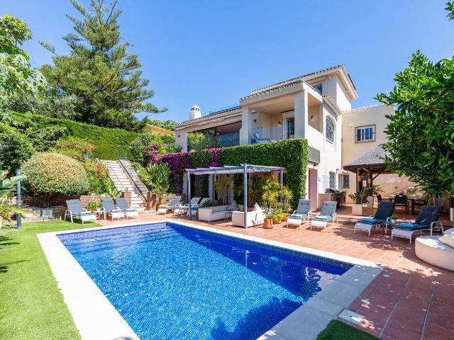 Casa chalet en Venta en Calahonda