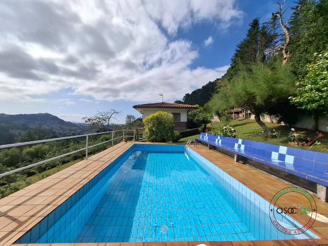 Casa chalet en Venta en Caldones