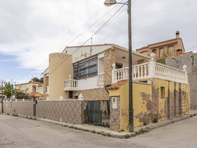 Casa chalet en Venta en Calles