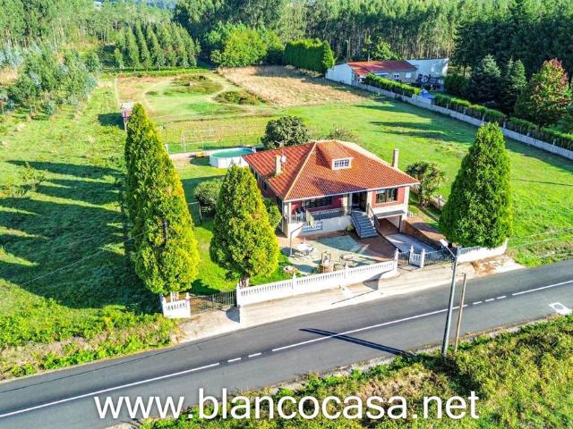 Casa chalet en Venta en Carballo