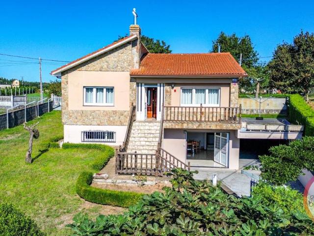 Casa chalet en Venta en Carballo