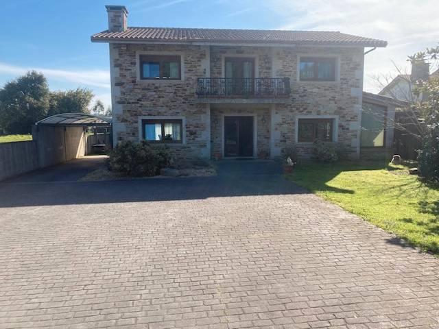 Casa chalet en Venta en Carballo