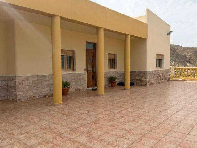 Casa chalet en Venta en Carboneras