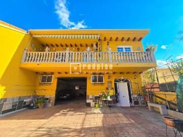 Casa chalet en Venta en Carlos Ruiz