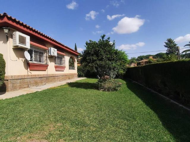 Casa chalet en Venta en Carmona