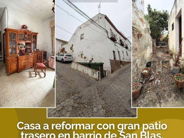 Casa chalet en Venta en Carmona