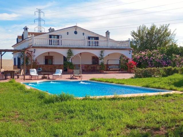 Casa chalet en Venta en Carmona