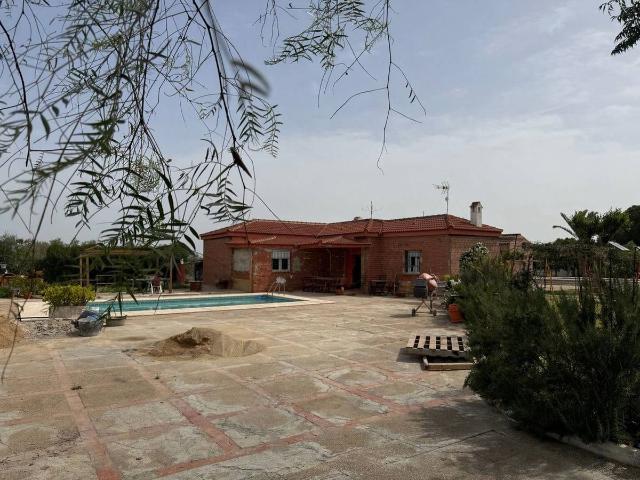 Casa chalet en Venta en Carmona