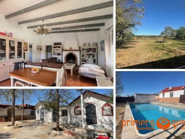 Casa chalet en Venta en Carmona