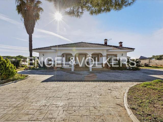 Casa chalet en Venta en Carmona
