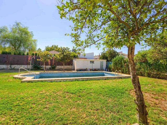 Casa chalet en Venta en Carmona