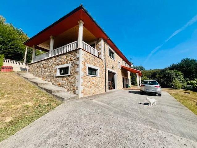 Casa chalet en Venta en Carral