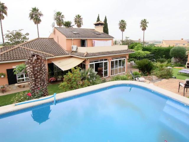 Casa chalet en Venta en Carretera de Sevilla Los Montitos