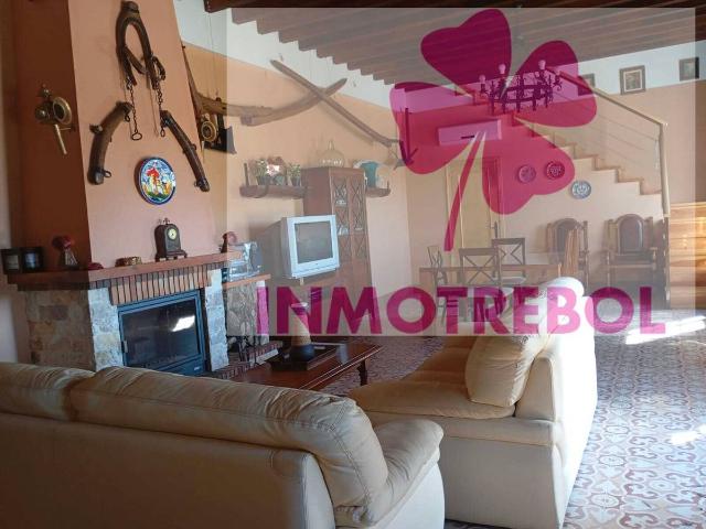 Casa chalet en Venta en Carrión de los Céspedes