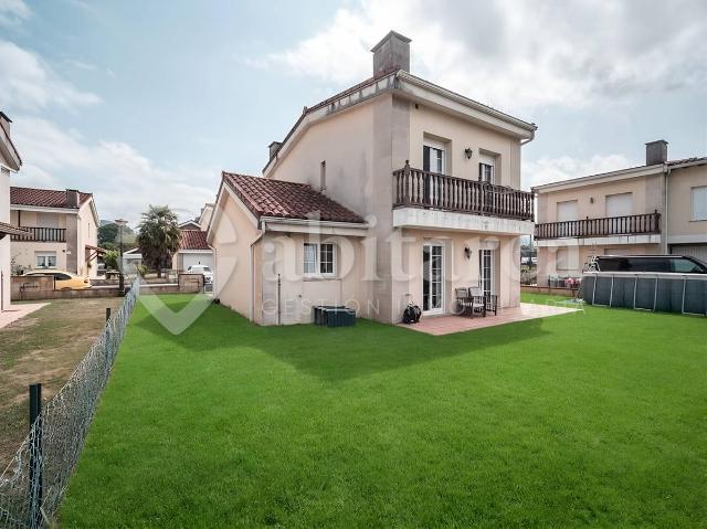 Casa chalet en Venta en Castañeda