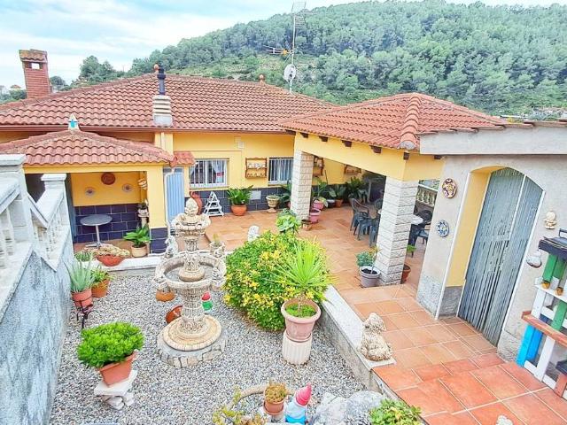 Casa chalet en Venta en Castellet i la Gornal