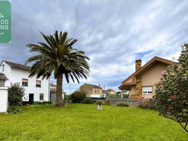 Casa chalet en Venta en Castropol