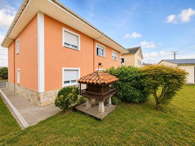 Casa chalet en Venta en Castropol