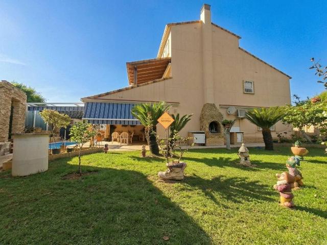 Casa chalet en Venta en Casas Verdes