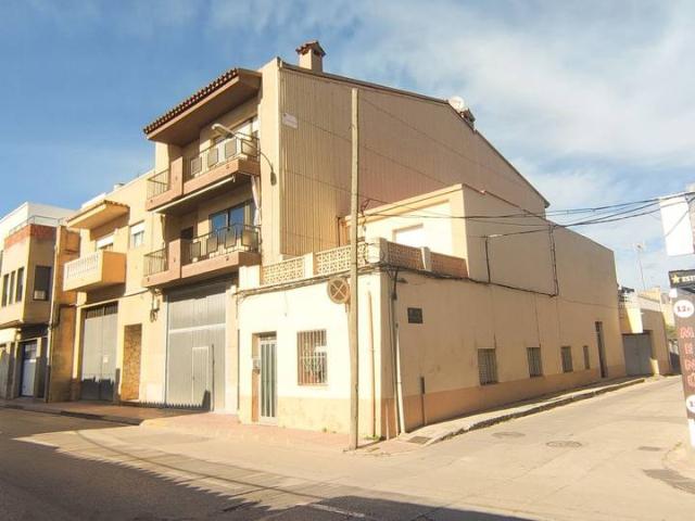 Casa chalet en Venta en Casco Urbano