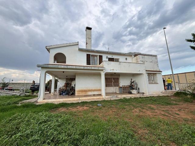 Casa chalet en Venta en Casco Urbano