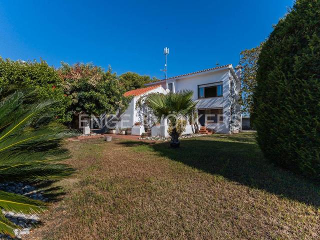 Casa chalet en Venta en Casco Urbano